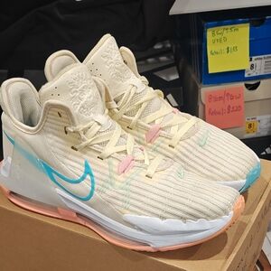 Nike LeBron Witness 6 'Easter'